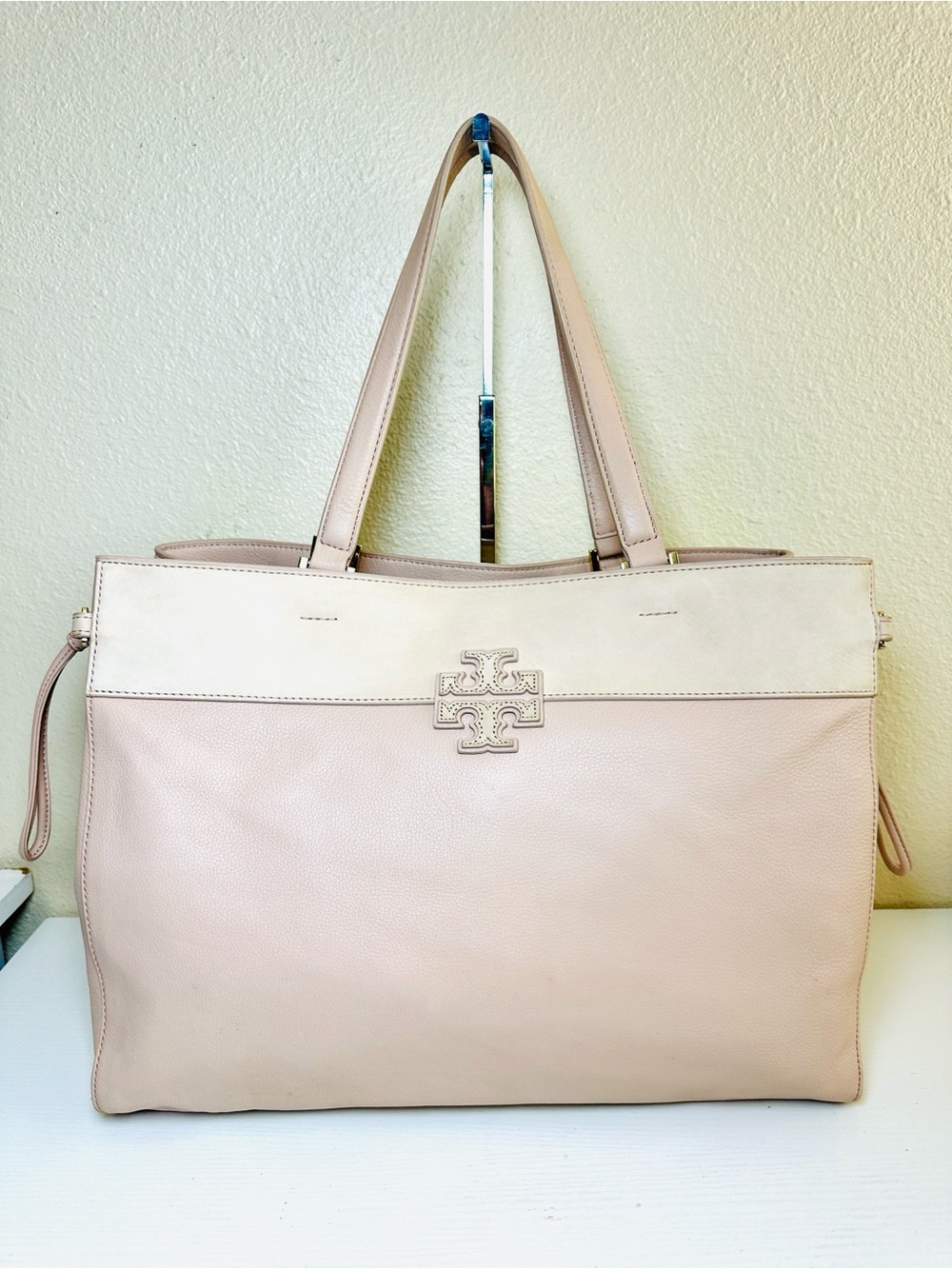 EUC Tory Burch Stacked T Mixed Material Leather Suede Tote